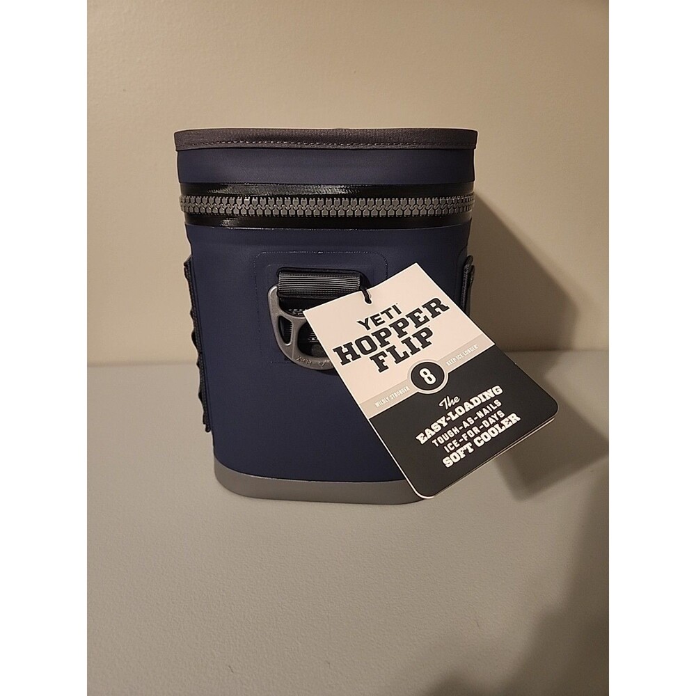 NWT Yeti Hopper Flip 8 Cutwater Portable Soft Small Cooler Navy Blue Grey - Picture 3 of 15